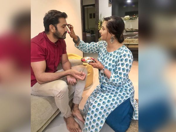 Rashmi Desai And Mrunal Jain