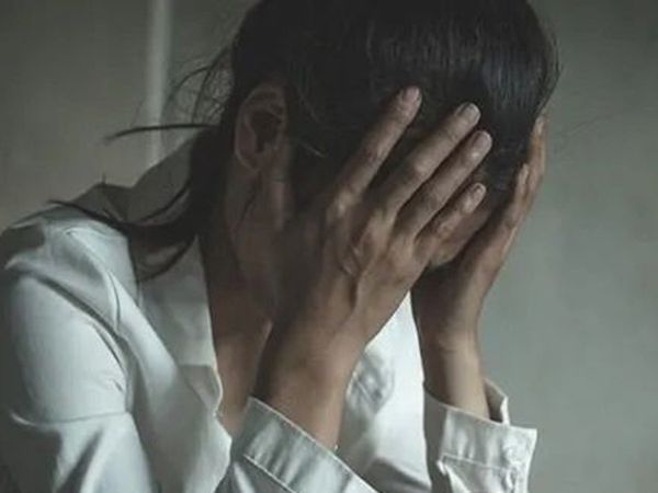 Female Teaching staff beaten up by children at classroom