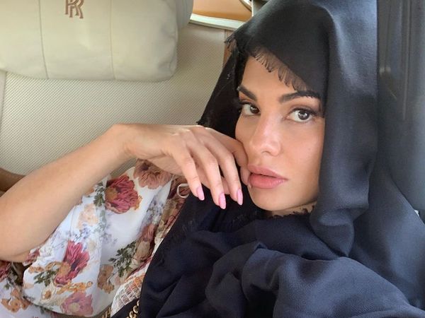 Salman khan actress Jacqueline fernandez Poster At Saudi Arabia Airport