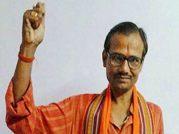 Hindu mahasabha leader Kamlesh Tiwari shot dead in Lucknow