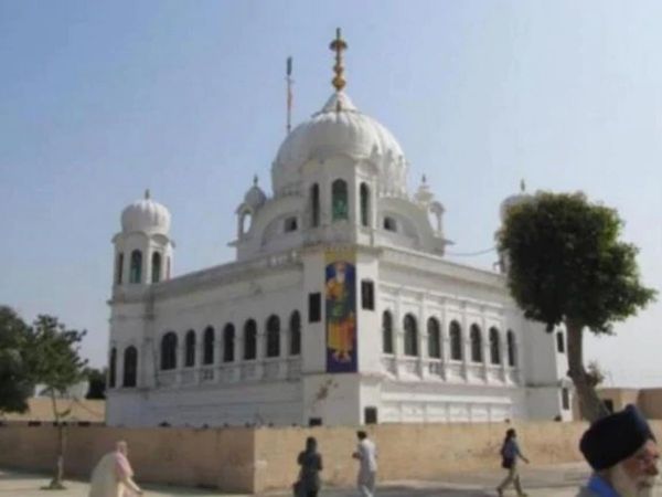 Pakistan issues commemorative coin to mark Guru Nanak’s 550th anniversary