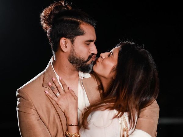 Sara Khan with Ali merchant and Kishwer Merchant with Suyyash Rai