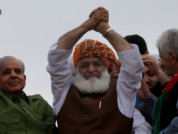 Azadi march : Maulana Fazlur Rehman signals no relief for Imran Khan, demands his resignation