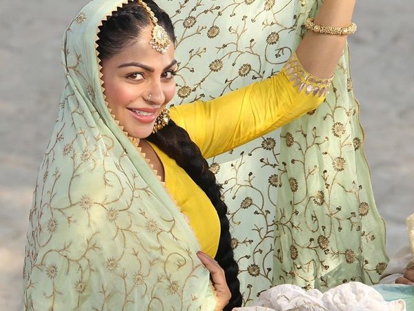 Punjabi gana Laung Laachi actress neeru bajwa