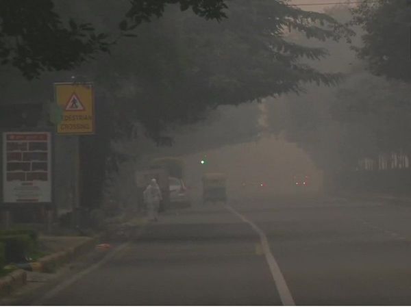 Noxious haze in Delhi NCR air quality dip into severe