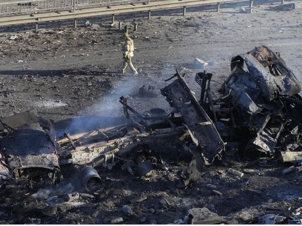 यूक्रेन में रूस के हमले को चार दिन हो गए हैं, जिसमें भीषण तबाही हुई है