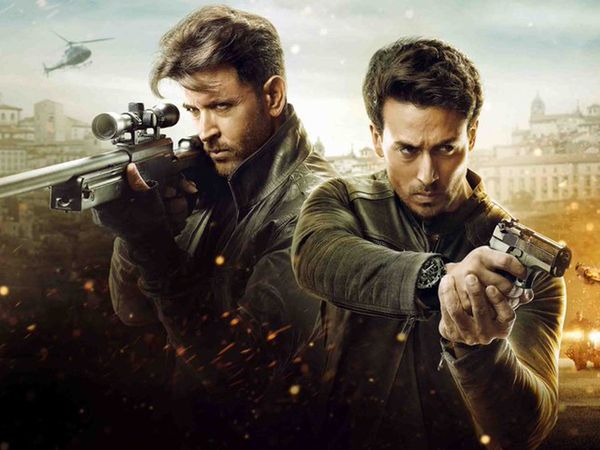 War Movie Review, HrithikVsTiger