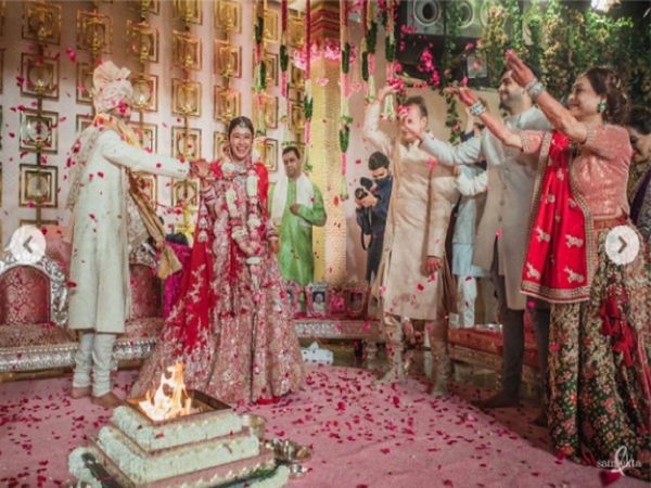 टीना अंबानी ने प्यारी बहू रानी के लिए लिखा प्यारा सा नोट, देखें तस्वीरें