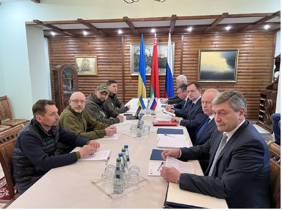 Russia-Ukraine War News: जंग के 12वें दिन भीषण तबाही के बीच रूस-यूक्रेन में तीसरे दौर की वार्ता, बेलारूस में मिले दोनों देशों के प्रतिनिधि